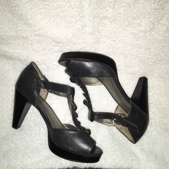 Platform heel dark gray w/ ankle strap - Picture 3 of 4